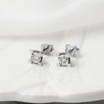 Zer 0,14 Karat Tektaş Pırlanta Küpe resmi