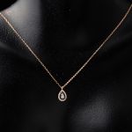 0,07 Karat Damla Elmas Kolye resmi