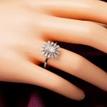 1,00 Ct. Mozanit Baget Taşlı Altın Yüzük resmi