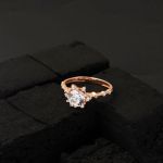 14 Ayar Rose Hanımeli Tektaş Altın Yüzük resmi