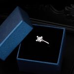 1,00 ct. Moissanite Tektaş Altın Yüzük resmi