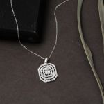 Nisa Beyaz Altın Baget Kolye resmi