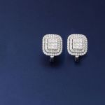 Piramit Baget Beyaz Altın Küpe resmi