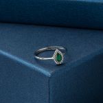 Damla Yeşil Taşlı Altın Yüzük resmi