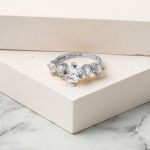 14 Ayar Beştaş Beyaz Altın Yüzük resmi