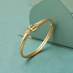 E Harfi Burgulu 14 Ayar Kelepçe Bilezik