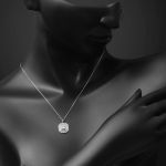 Nisa Beyaz Altın Baget Kolye resmi