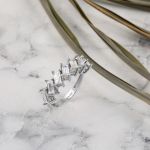 7 Taş Baget Beyaz Altın Yüzük resmi