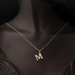 Lettera M Harfi Zincirsiz 14 Ayar Altın Kolye resmi