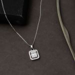 14 Ayar Klasik Beyaz Altın Baget Taşlı Set resmi