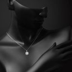 14 Ayar Köşeli Beyaz Altın Baget Kolye resmi